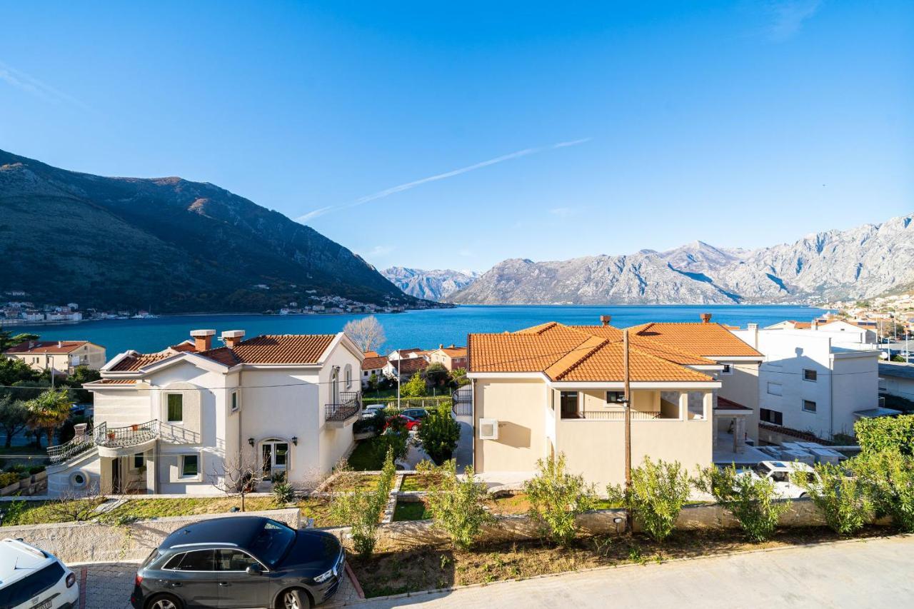Boka View Luxury Suite - With Free Garage Parking Kotor Bagian luar foto