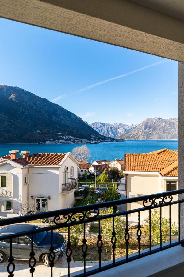 Boka View Luxury Suite - With Free Garage Parking Kotor Bagian luar foto