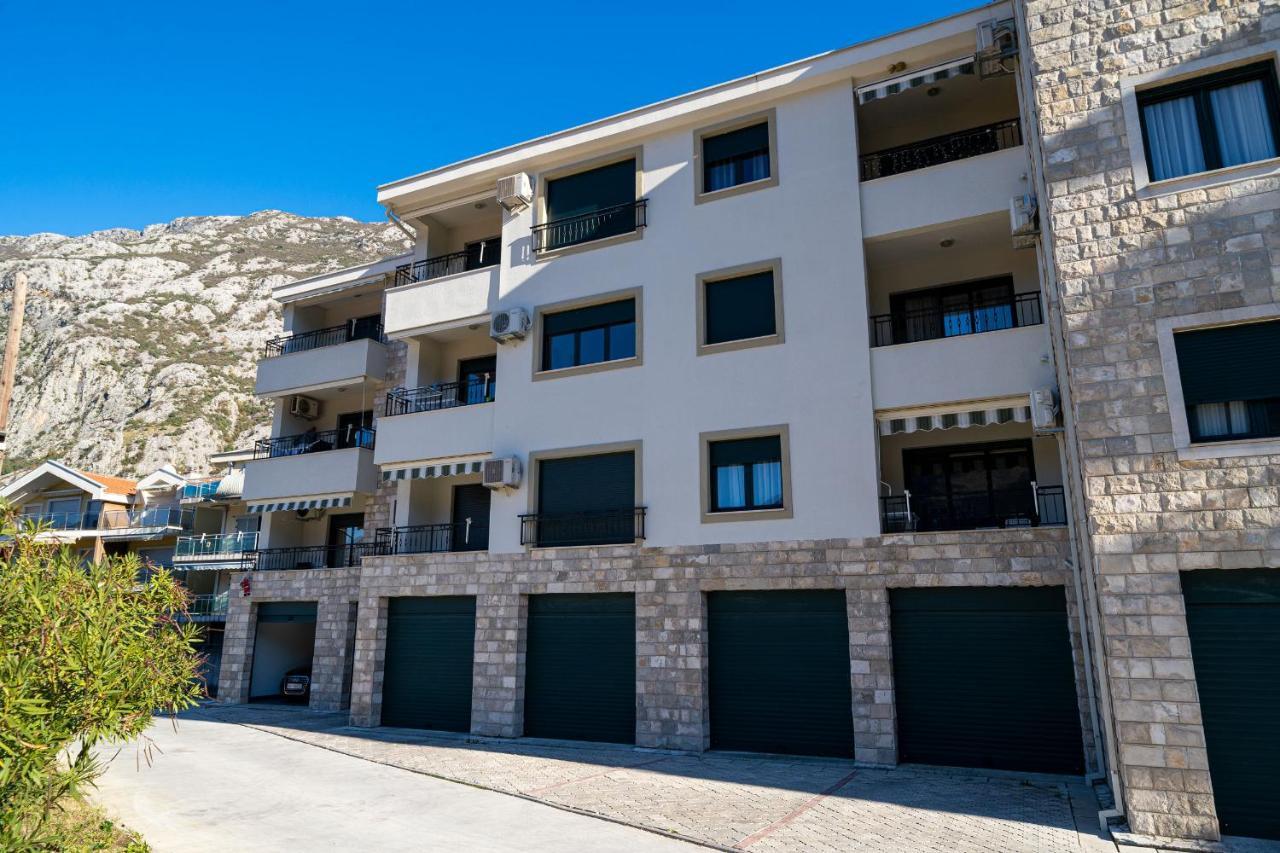 Boka View Luxury Suite - With Free Garage Parking Kotor Bagian luar foto