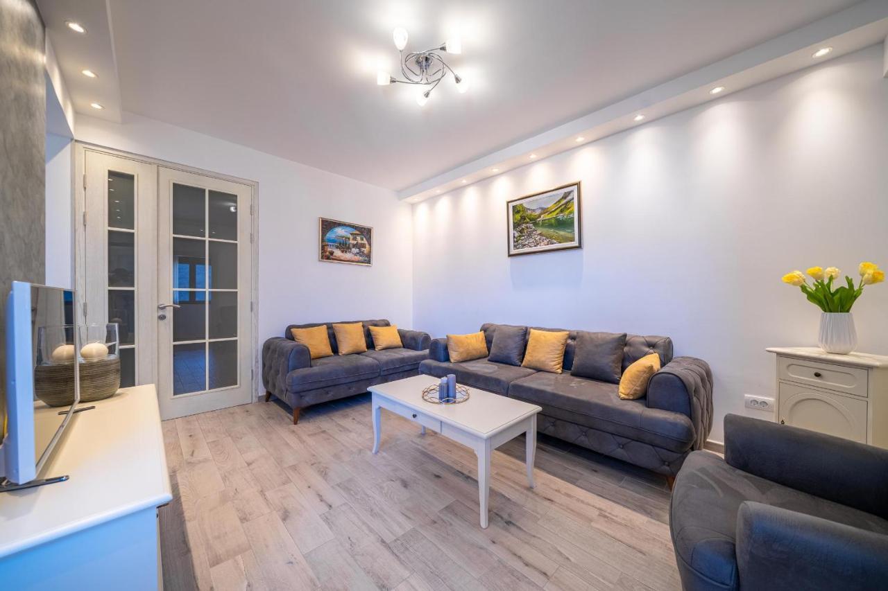 Boka View Luxury Suite - With Free Garage Parking Kotor Bagian luar foto