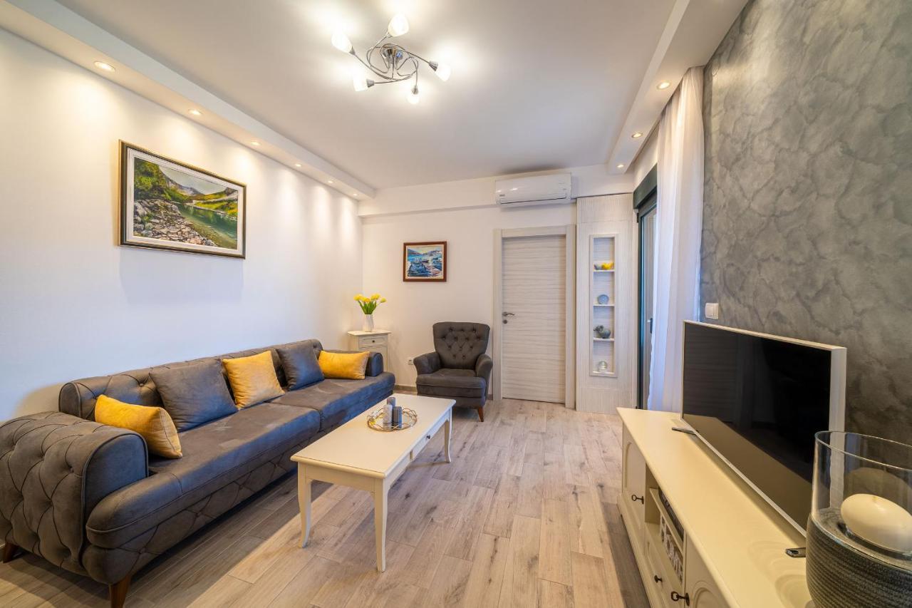 Boka View Luxury Suite - With Free Garage Parking Kotor Bagian luar foto
