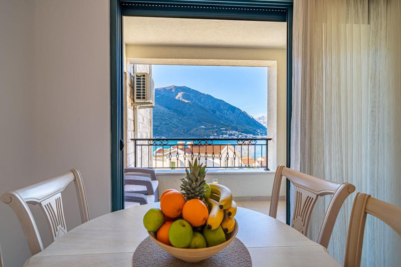 Boka View Luxury Suite - With Free Garage Parking Kotor Bagian luar foto