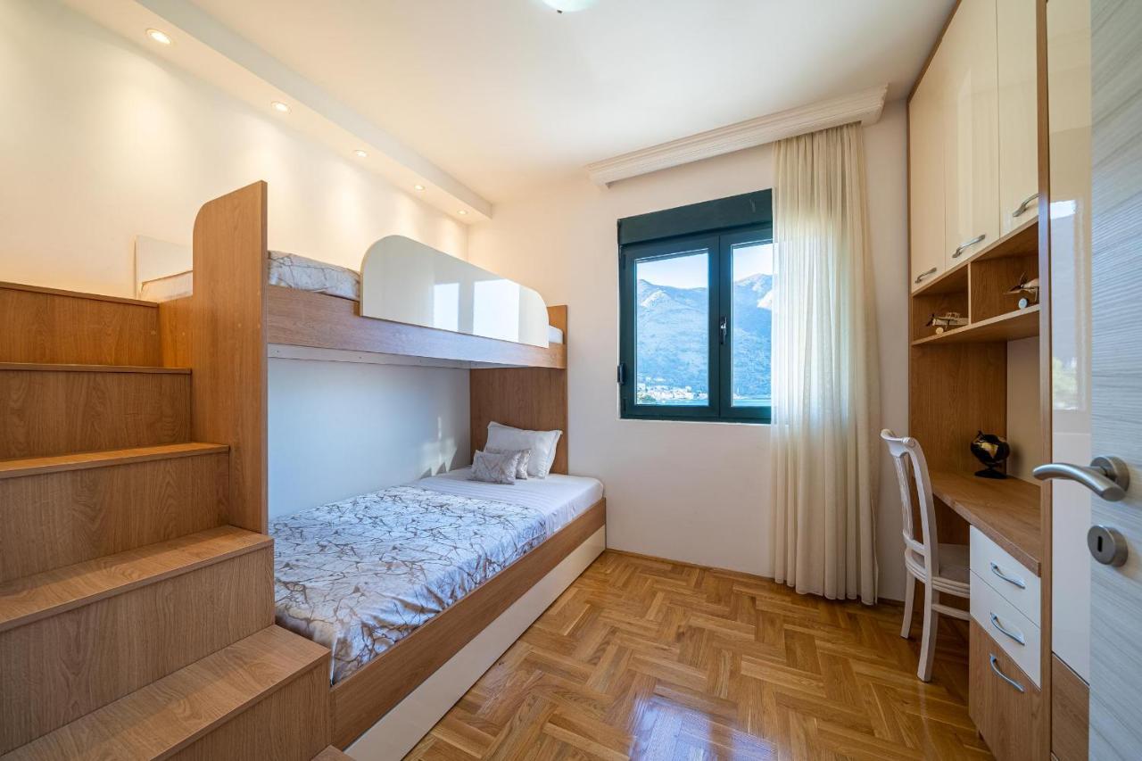 Boka View Luxury Suite - With Free Garage Parking Kotor Bagian luar foto
