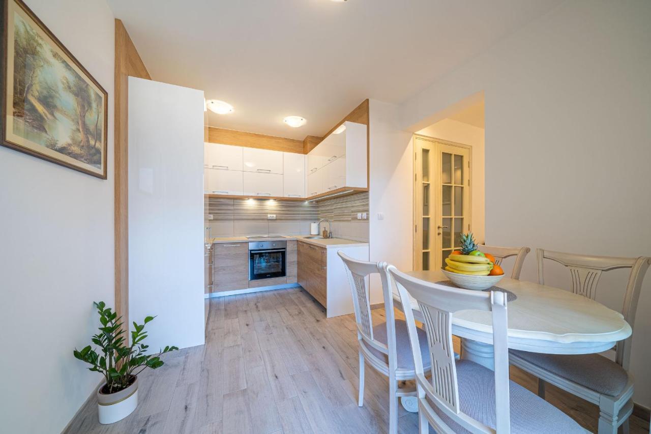 Boka View Luxury Suite - With Free Garage Parking Kotor Bagian luar foto