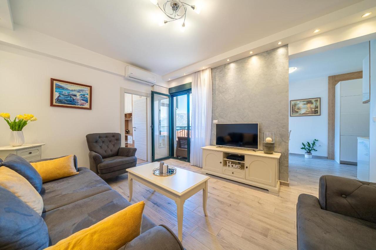 Boka View Luxury Suite - With Free Garage Parking Kotor Bagian luar foto